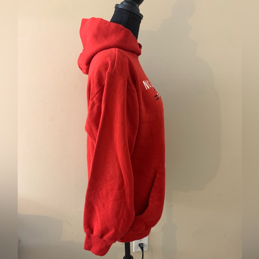 Vintage NC State Wolfpack Hoodie ๐ - Picture 3 of 4